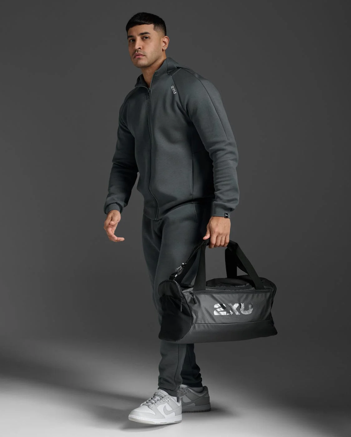 2XU Gym Bag - Image 2