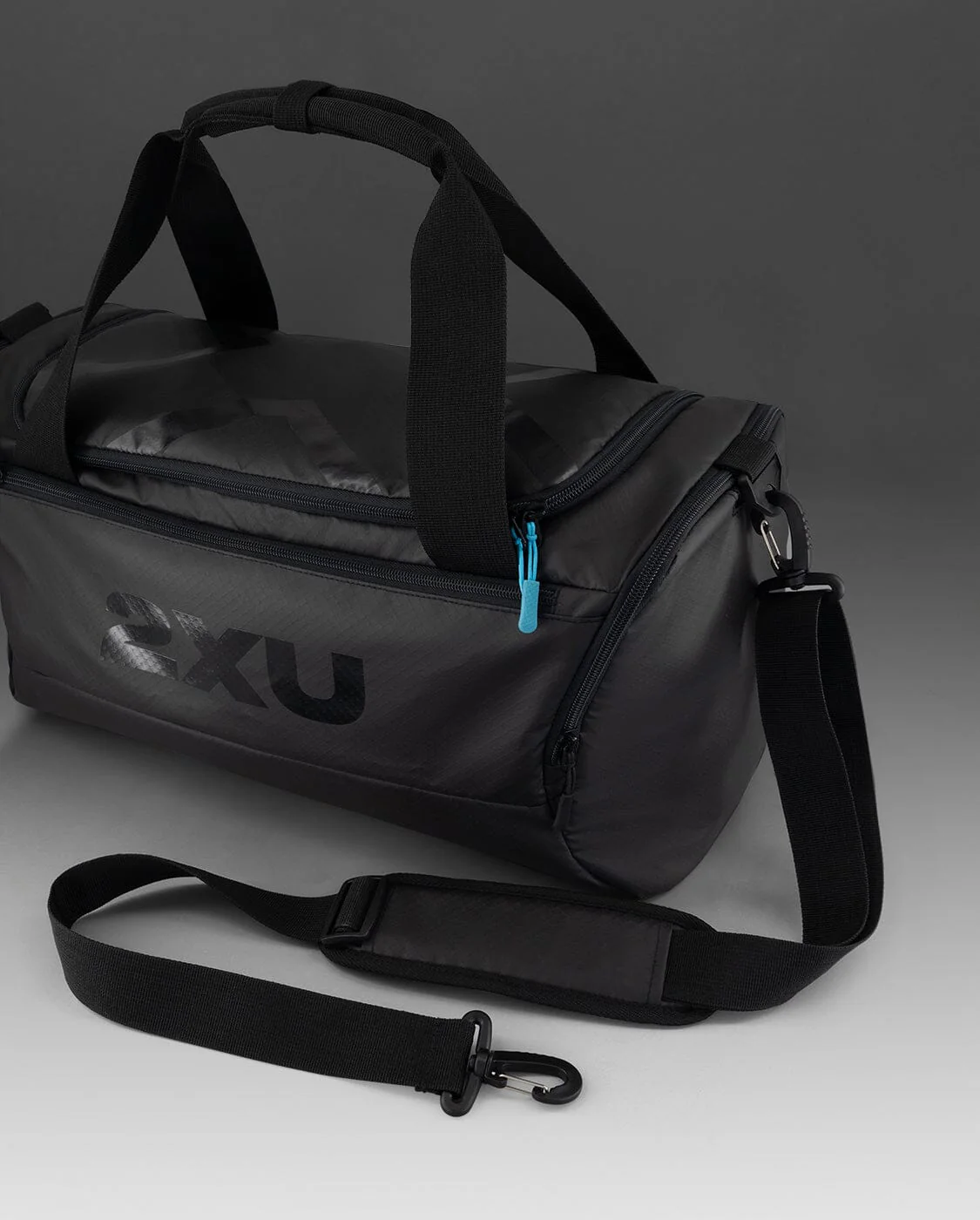 2XU Gym Bag - Image 7