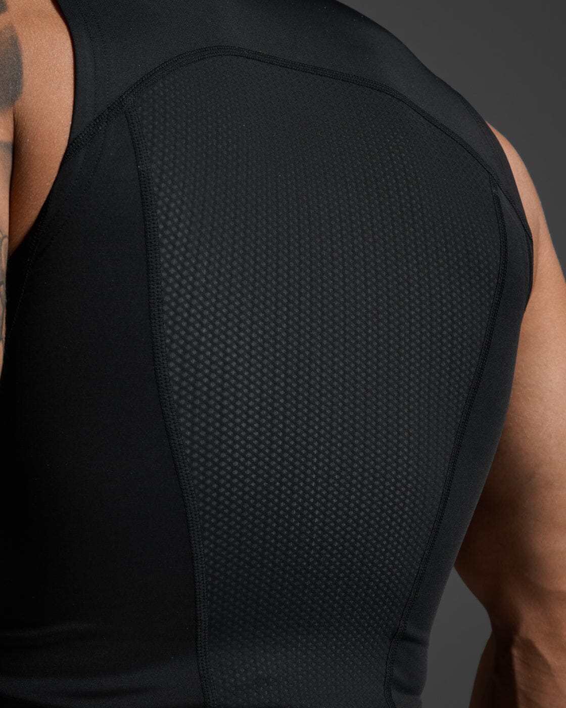 2XU Men's Core Compression Sleeveless MA6400A - Image 5