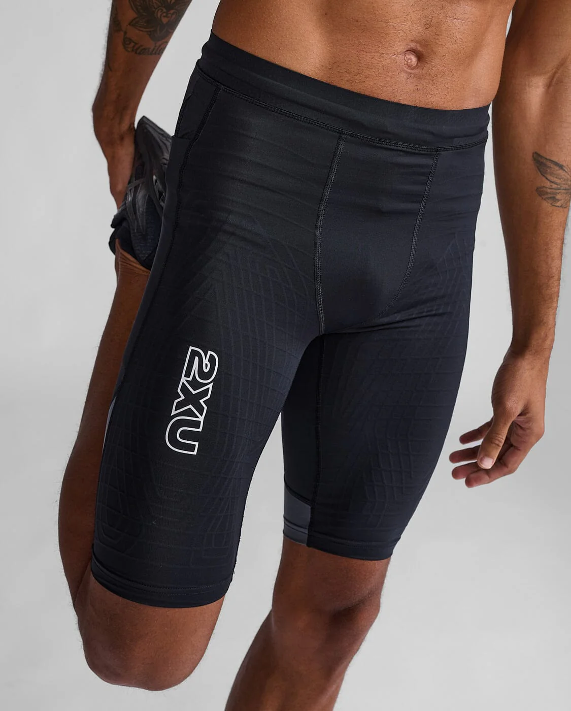 2XU Men's Light Speed React Compression Shorts MA7050B - Image 2