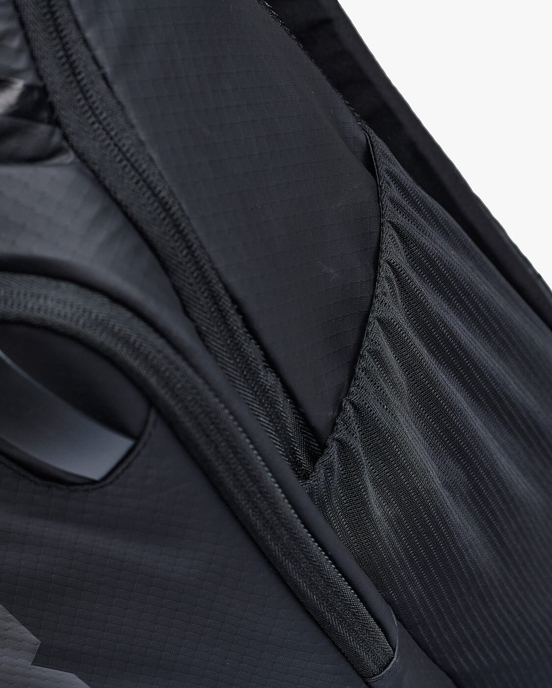 2XU Unisex Commute Backpack UQ7031G - Image 8