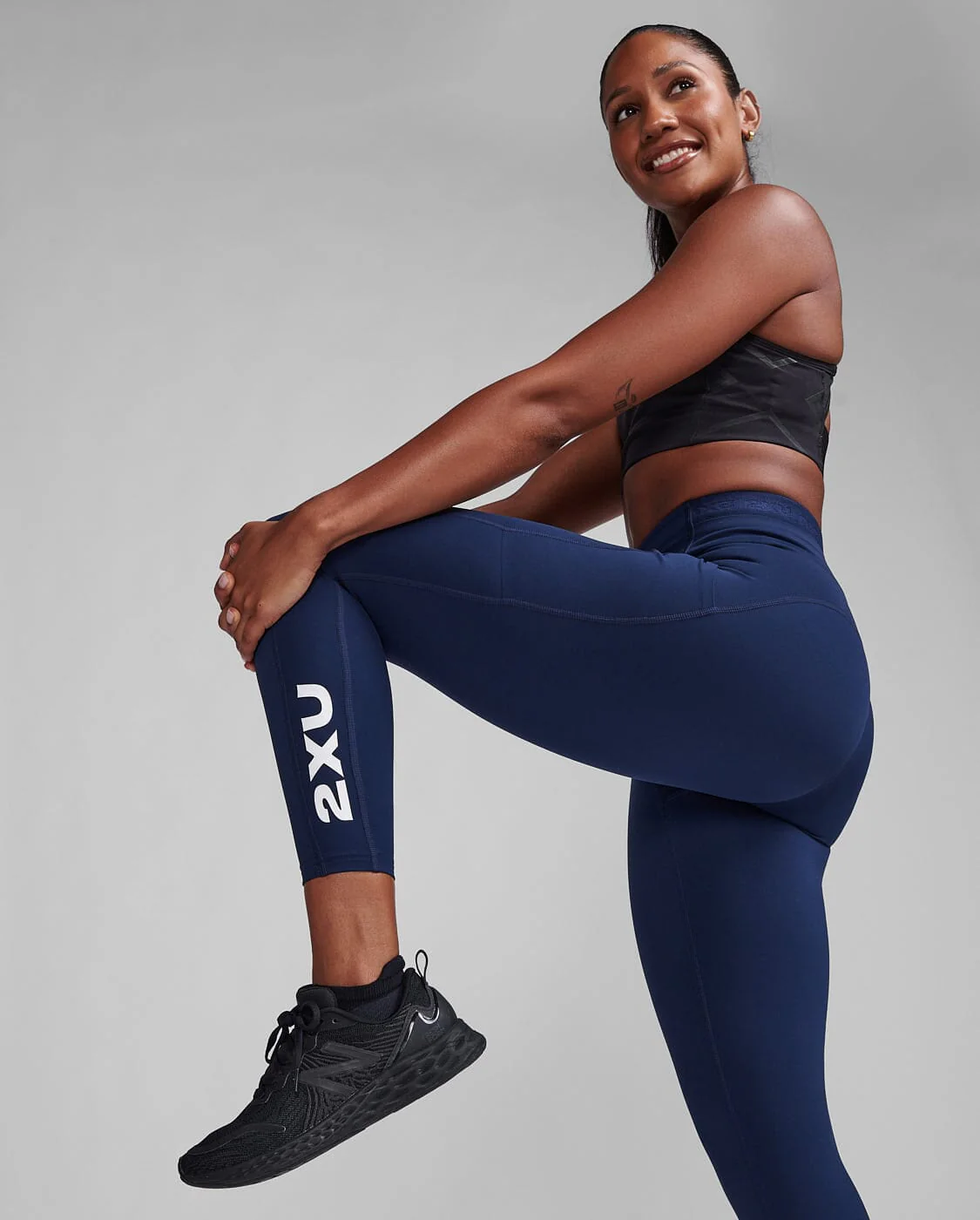 2XU Women's Form Stash Hi-Rise Compression 7/8 Tights WA6908B - Image 5