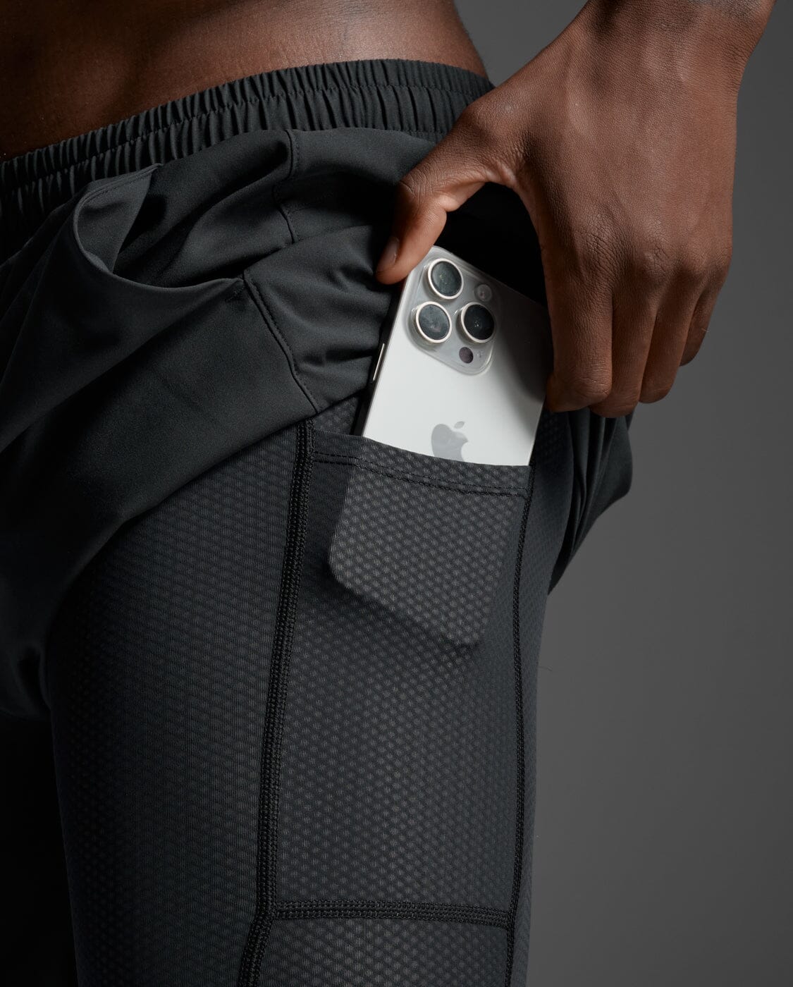 2XU Men's Aero 2-In-1 5" Shorts MR7351B - Image 8