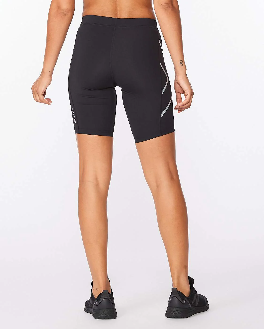 2XU Women's Core Compression Shorts WA4176B - Image 2