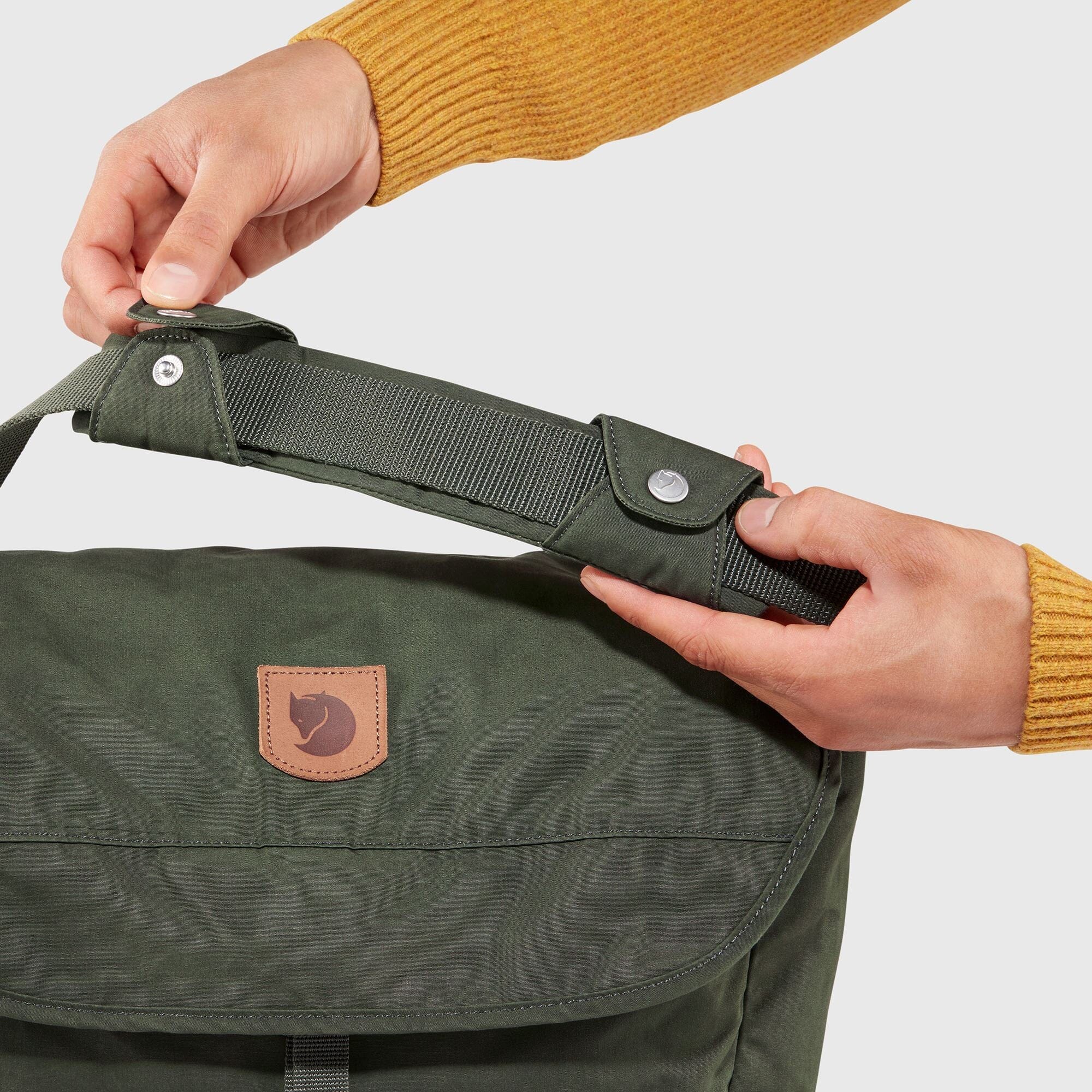 Fjallraven Greenland Shoulder Bag - Image 11
