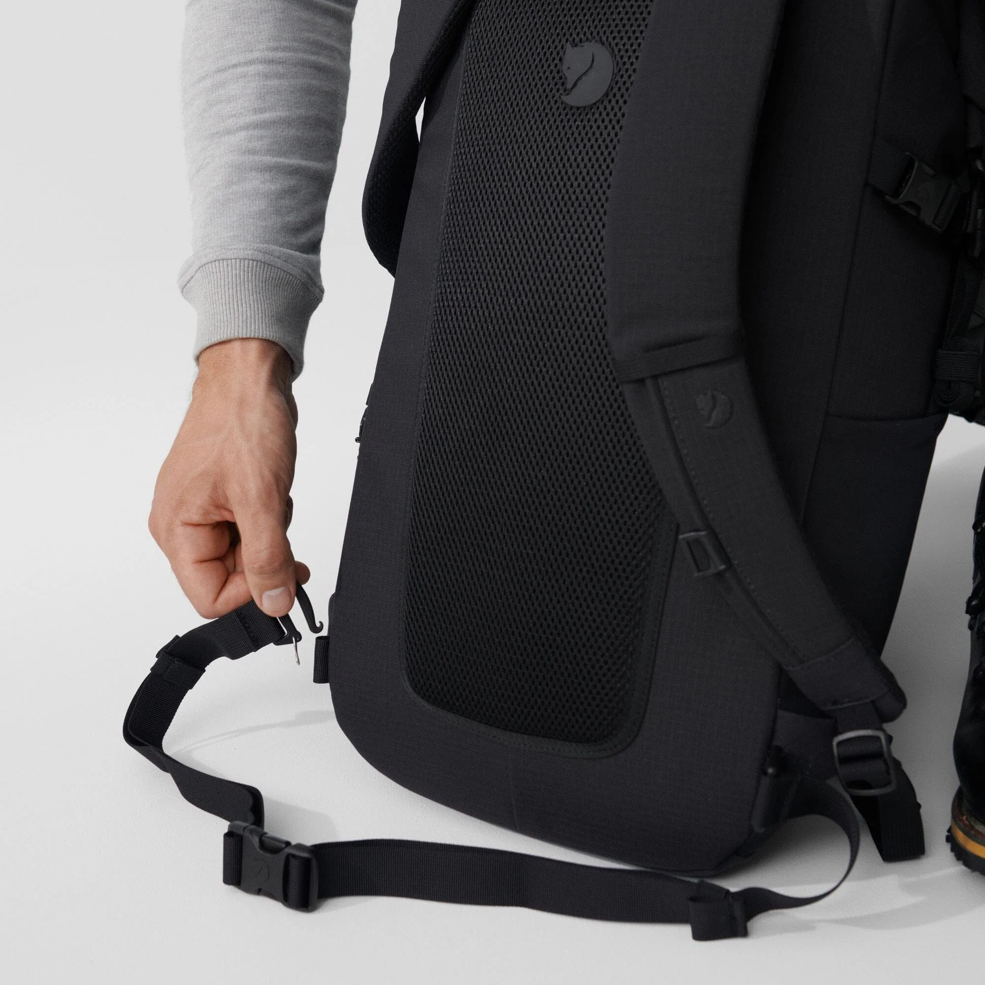 Fjallraven Ulvo Rolltop 30 Backpack - Image 8