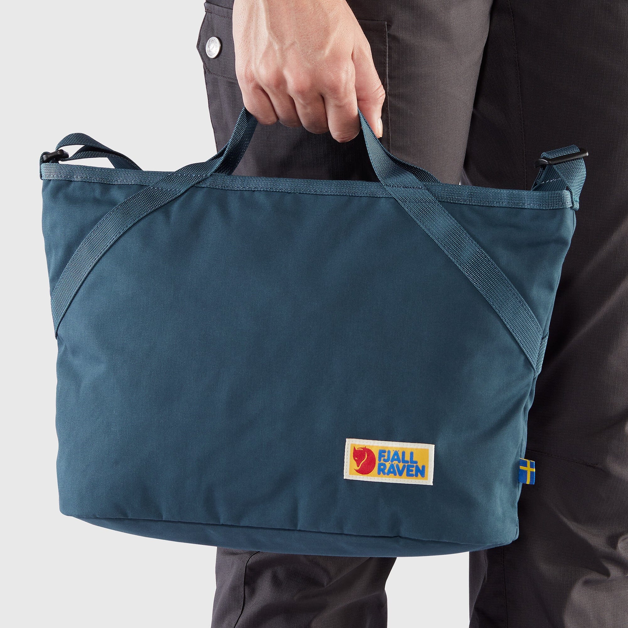 Fjallraven Vardag Crossbody Messenger Bag - Image 5