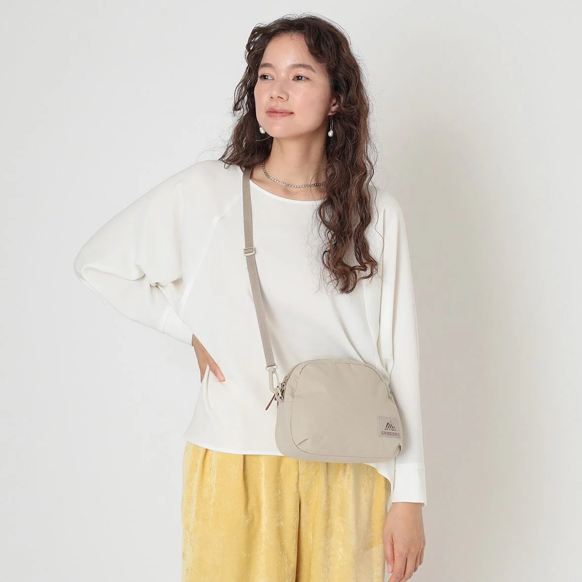Gregory Ladybird Crossbody Bag M Messenger Bag - Image 2