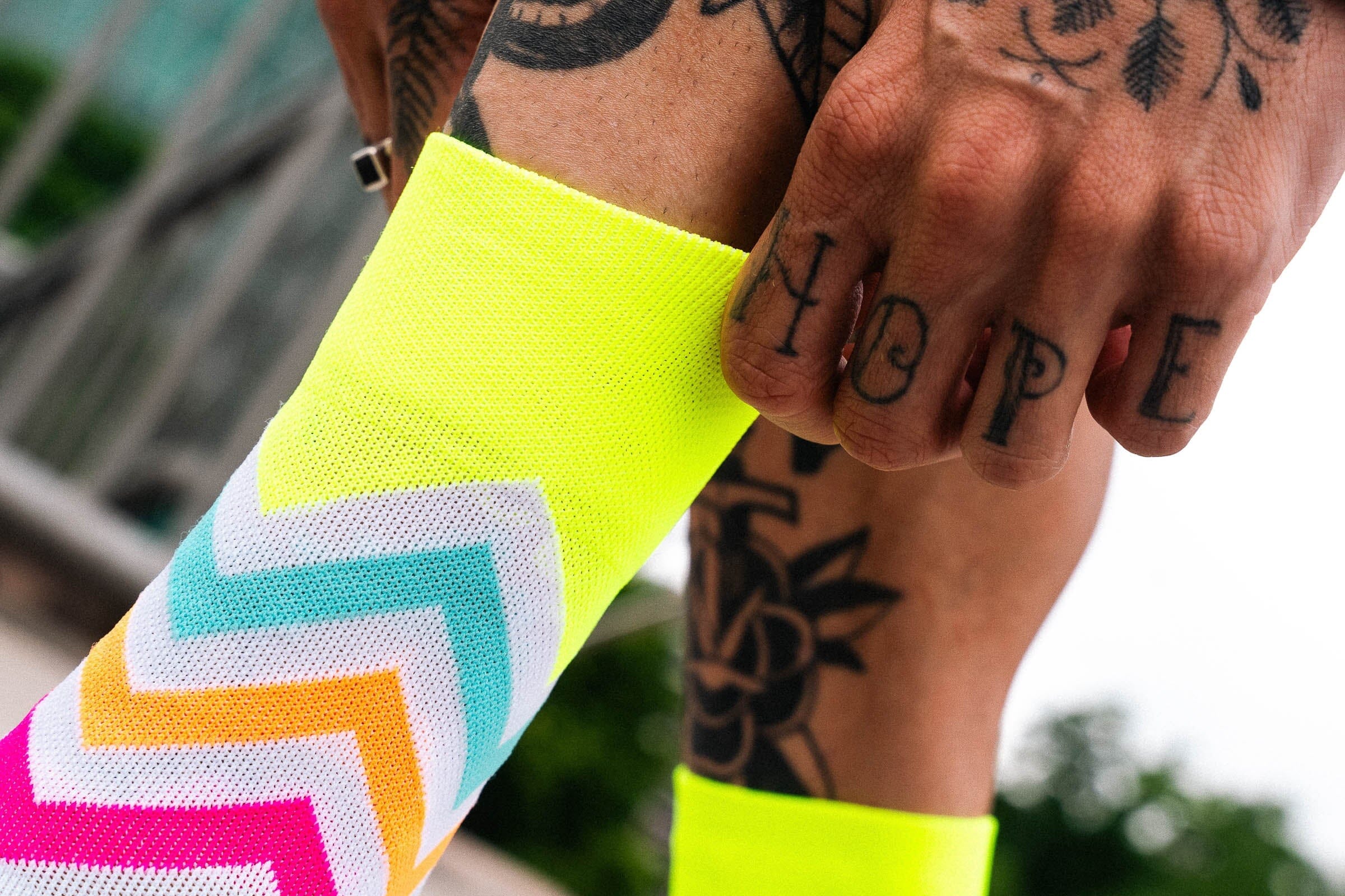 Incylence Running Volts Canary Pink Socks - Image 4