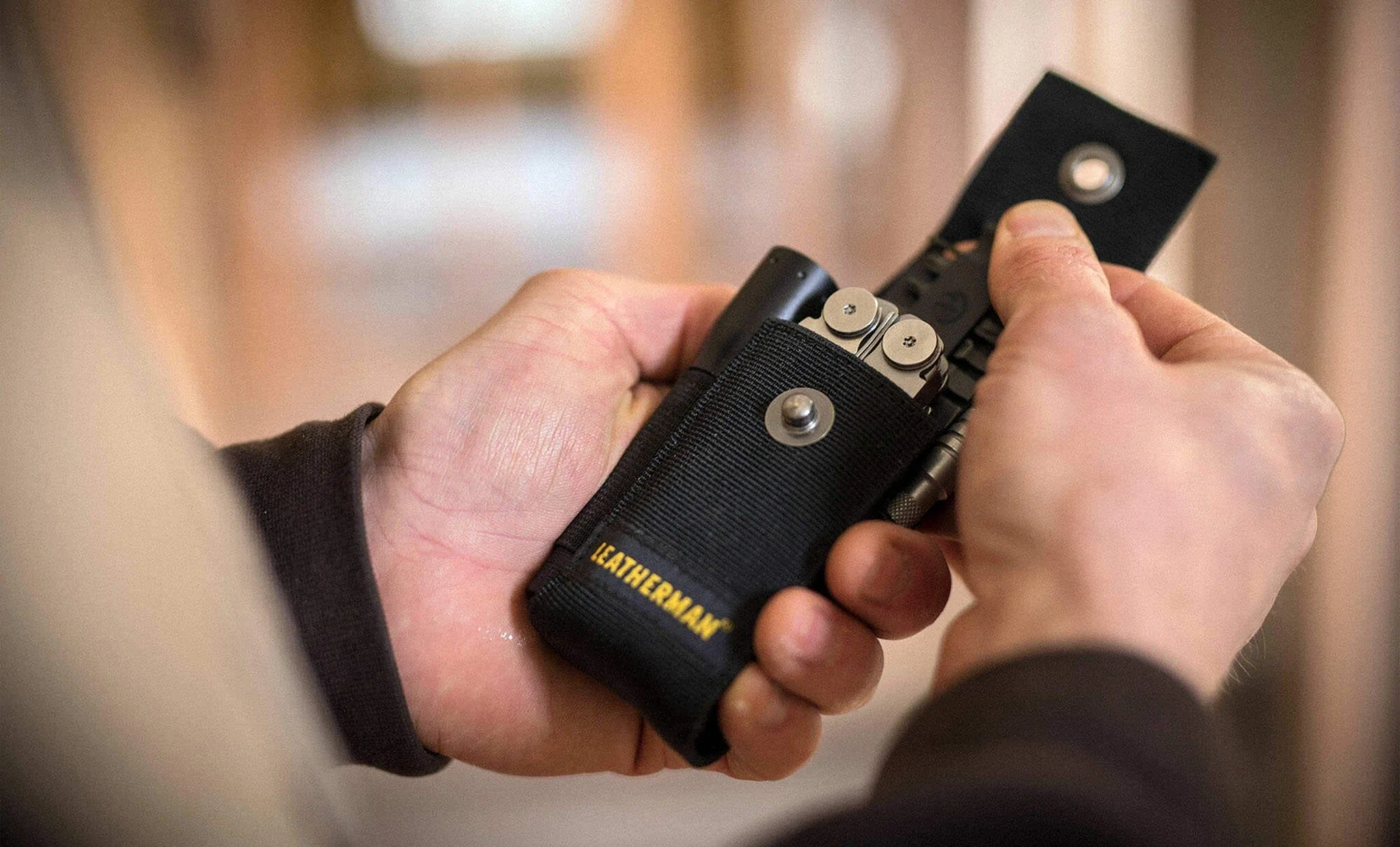 Leatherman Nylon Sheath with Pockets - Image 3