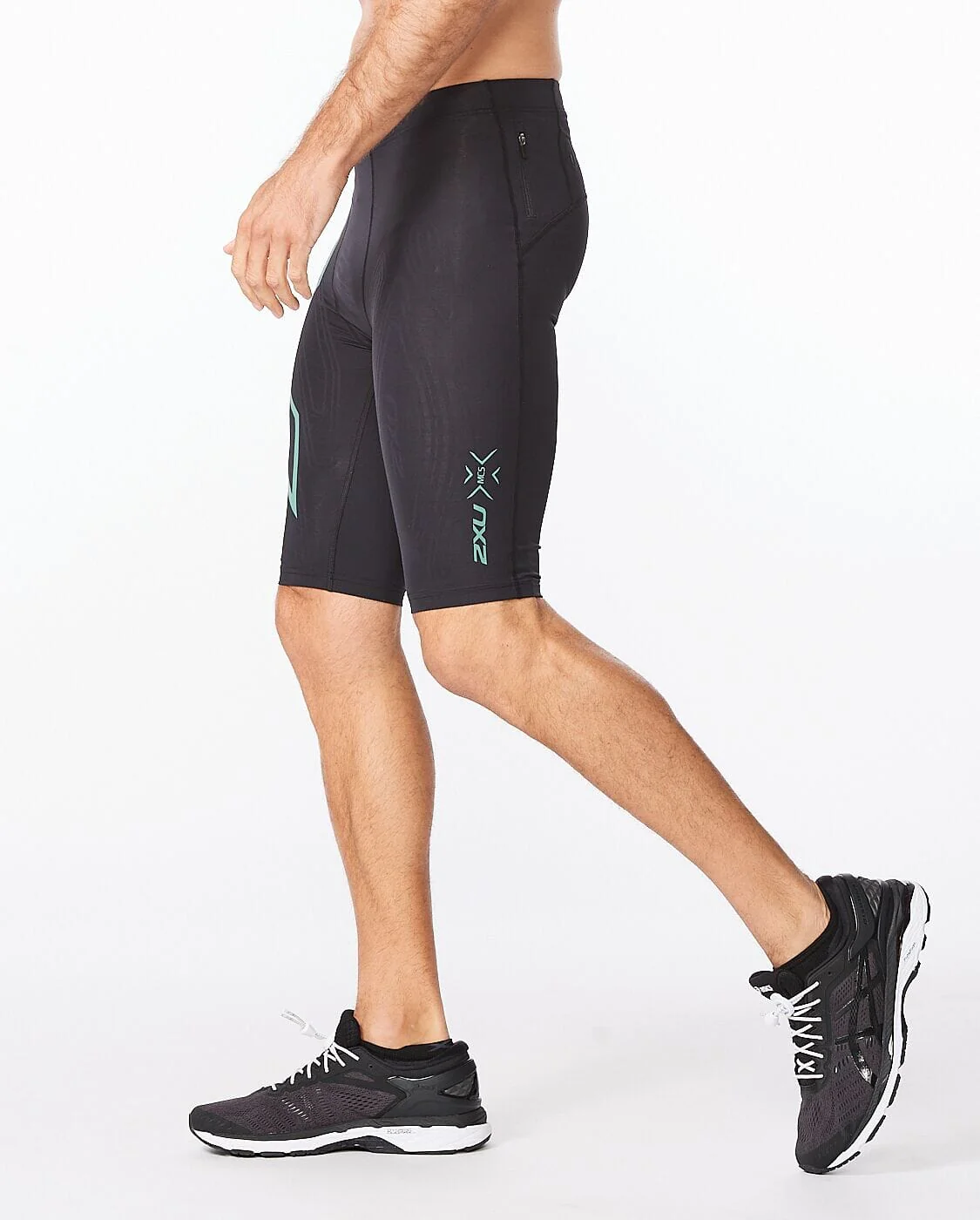 2XU Men's Light Speed Compression Shorts MA5331B - Image 17