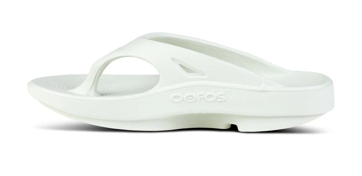 OOFOS Unisex OOriginal Thong Sandal - Cosmic Gray - Image 4