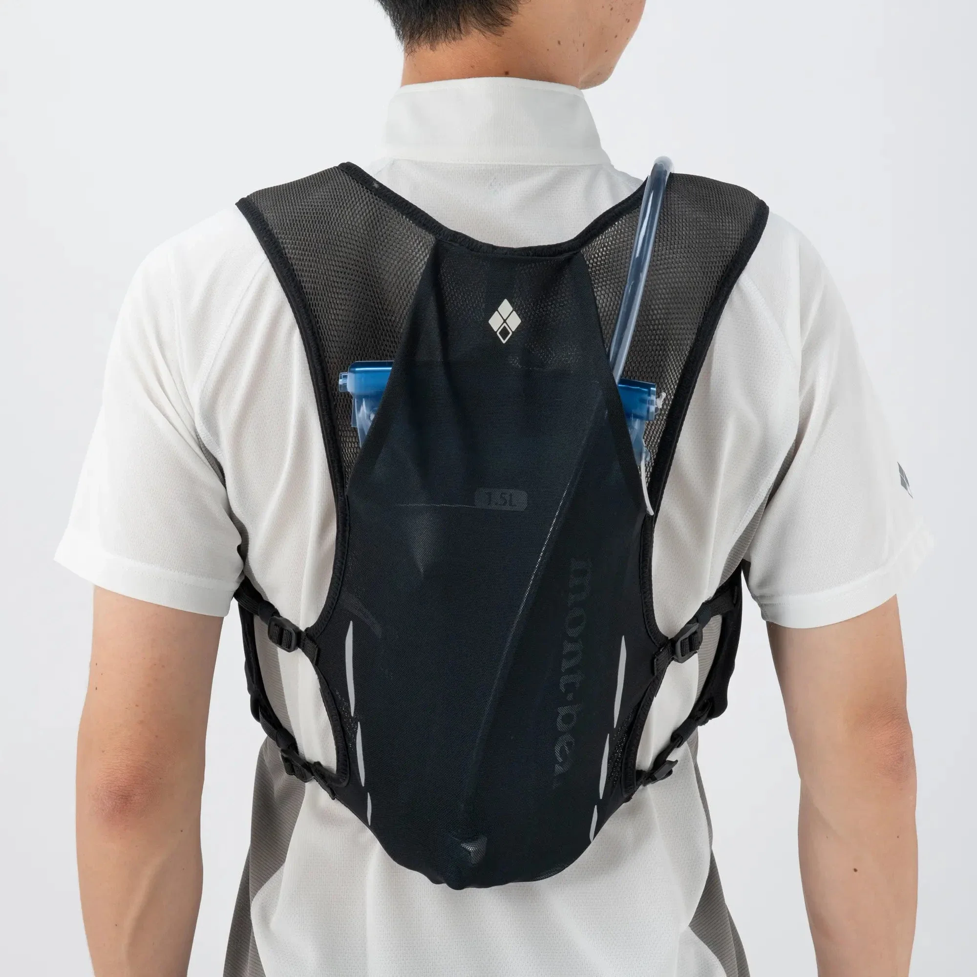 Montbell Cross Runner Vest V2 - Image 13