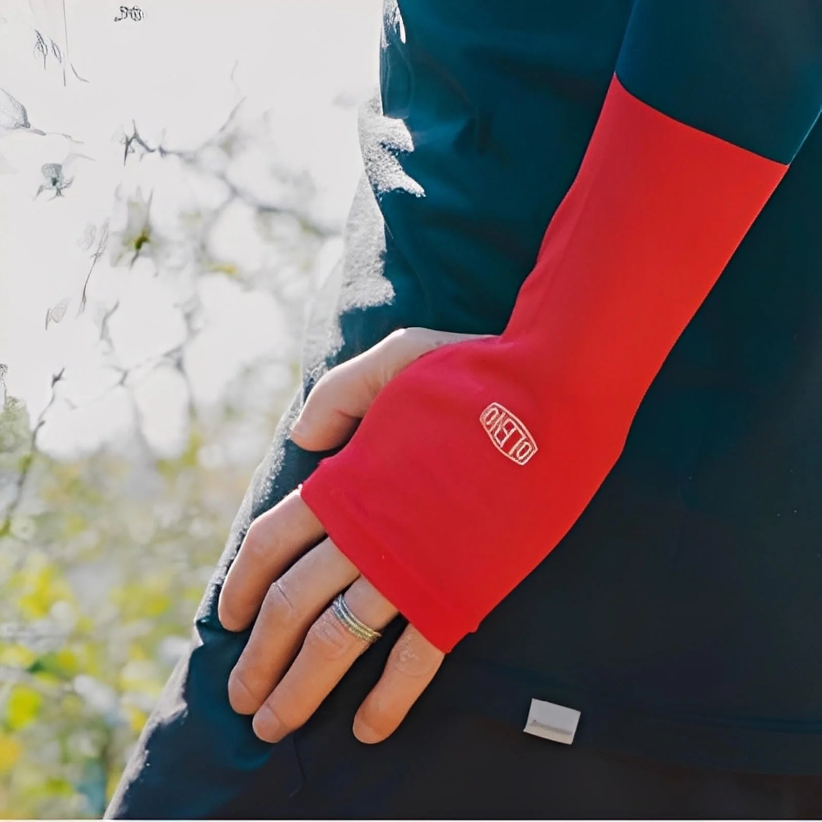 Oleno Arm Sleeve UL with Thumb Hole - Image 7