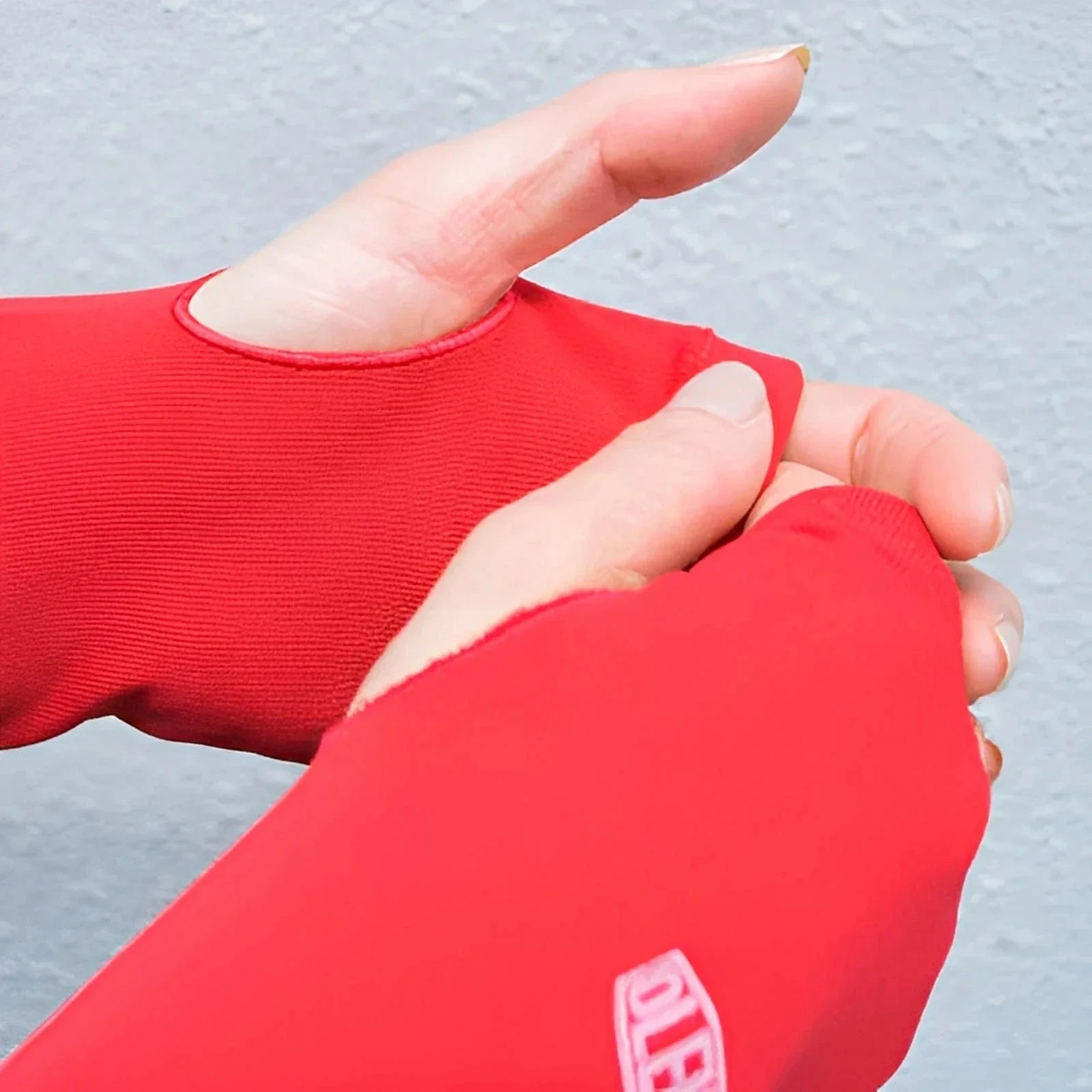 Oleno Arm Sleeve UL with Thumb Hole - Image 9