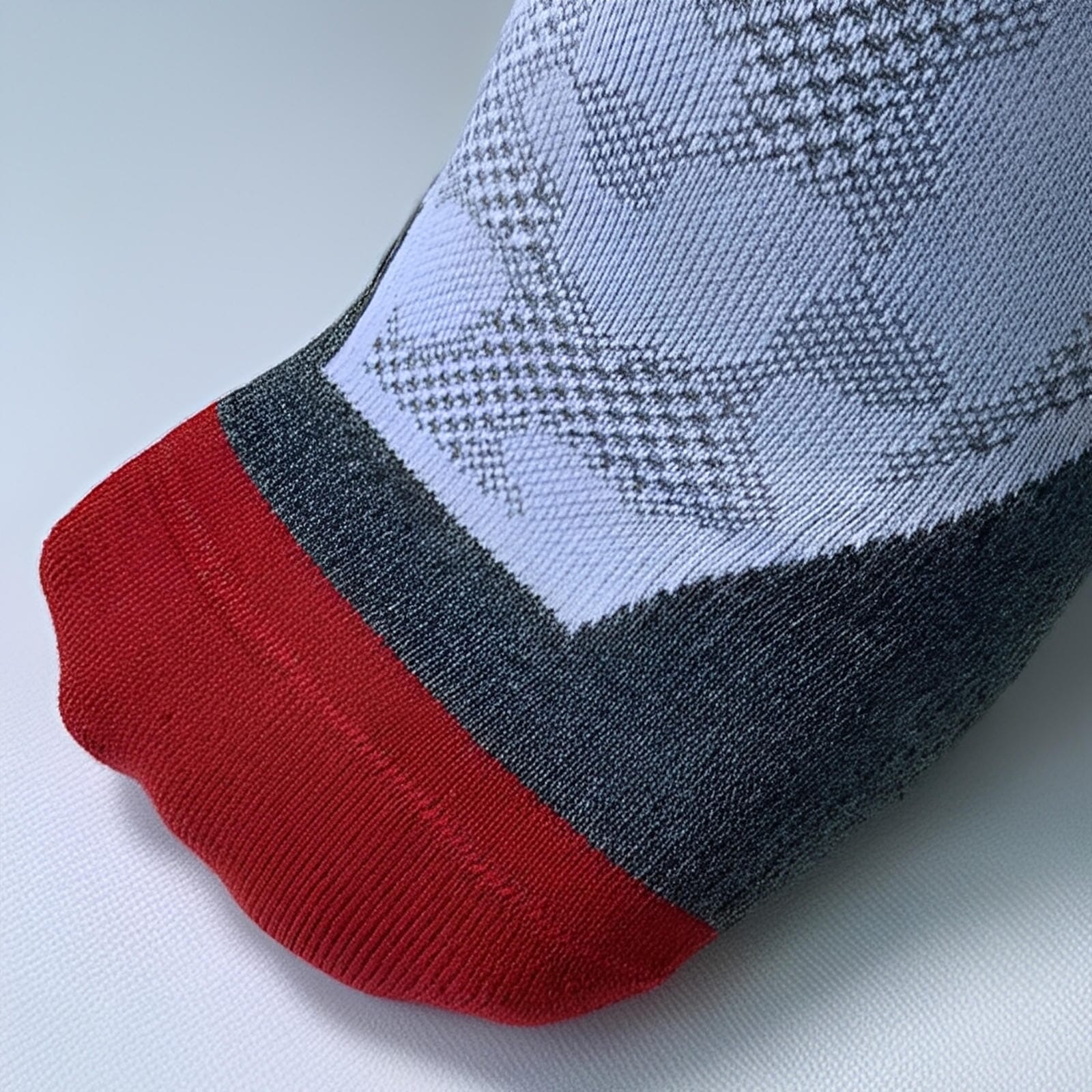 Oleno Pale Camo Quarter Running Socks - Image 3