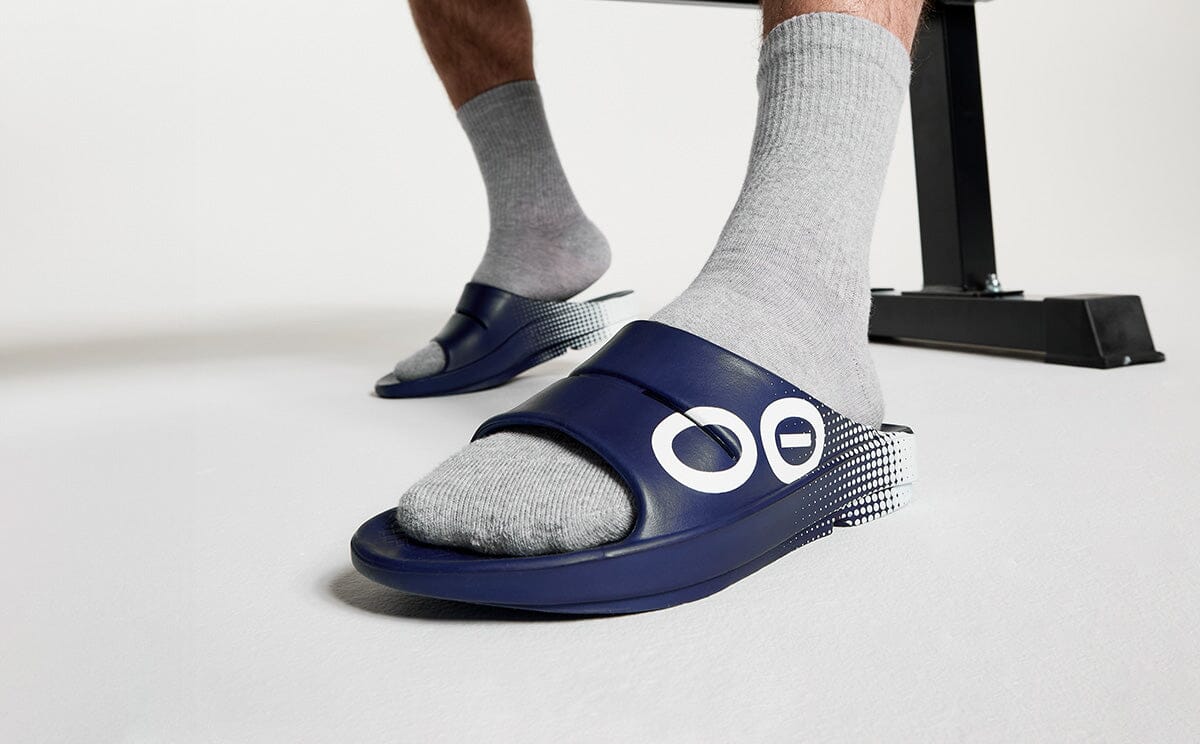 OOFOS Unisex OOahh Sport Slide Sandal - Navy Matrix - Image 5