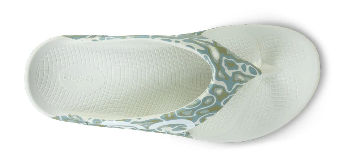 OOFOS Unisex OOriginal Sport Thong Sandal - Cosmic Gray Water Camo - Image 9