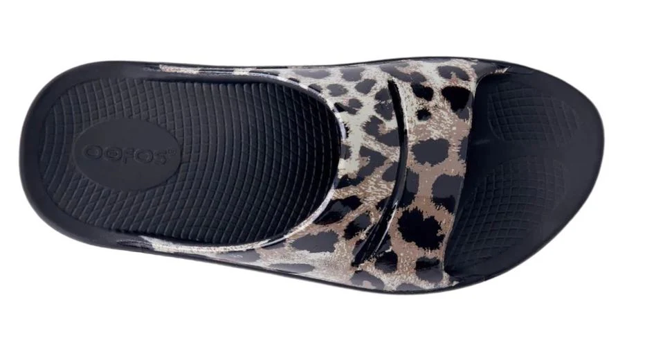 OOFOS Women's OOahh Limited Slide Sandal - Cheetah - Image 4