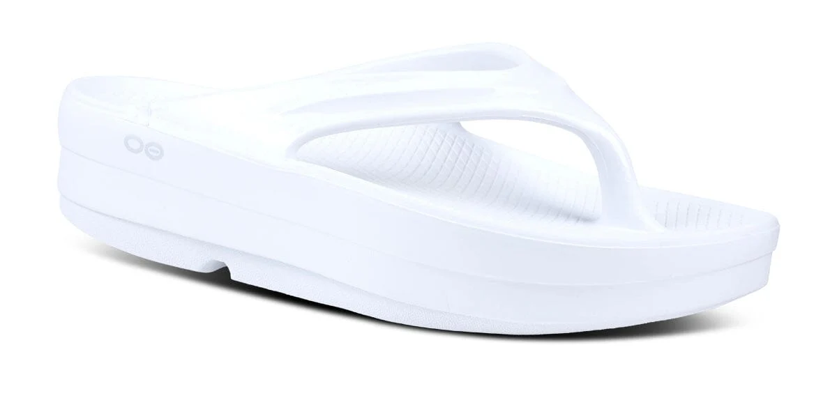 OOFOS Women's OOmega OOlala Thong Sandal - White - Image 2