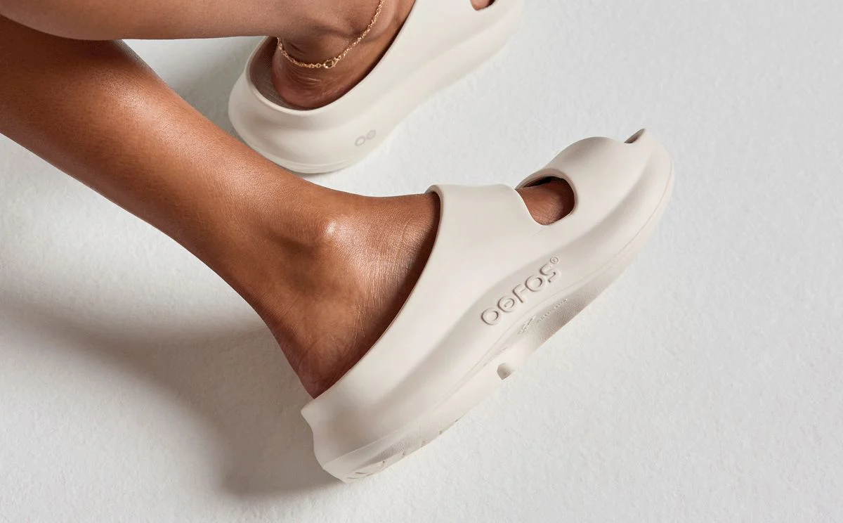 OOFOS OOyea Slide Sandal - Image 3