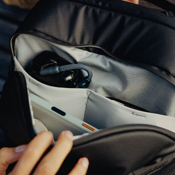 Peak Design Travel Backpack 20L - Image 6