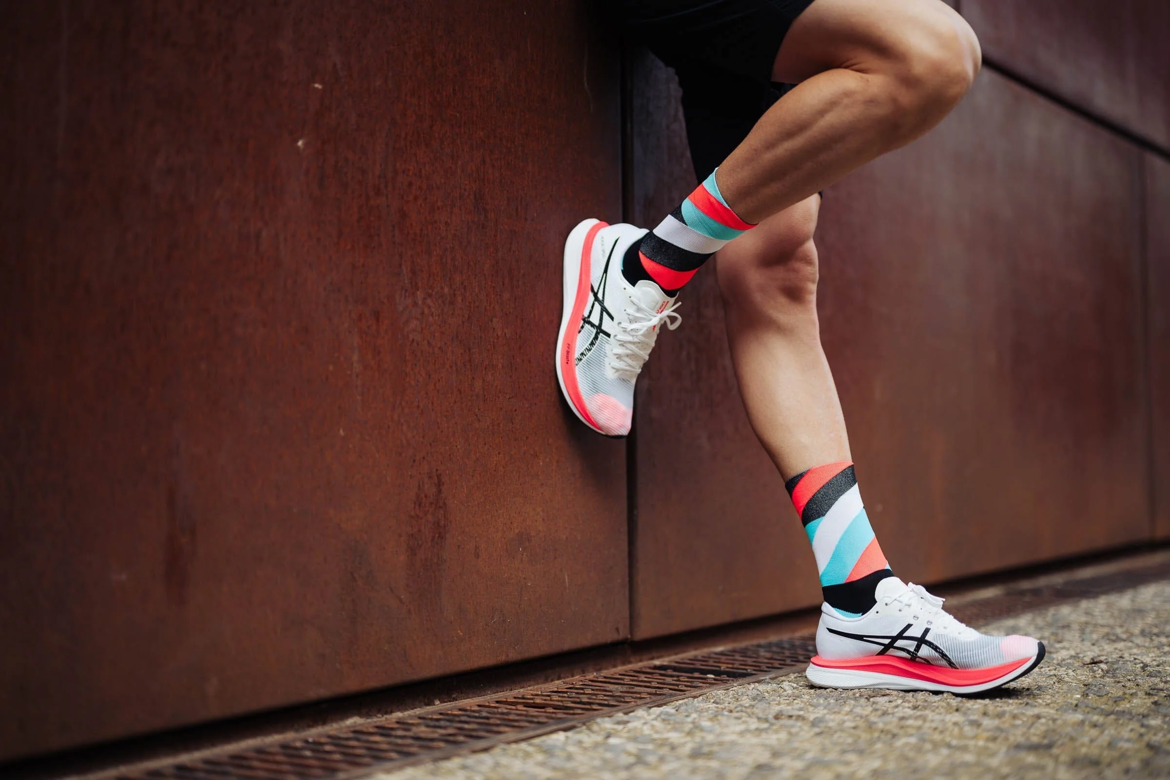 Incylence Running Loops Black Cyan Inferno Socks - Image 5