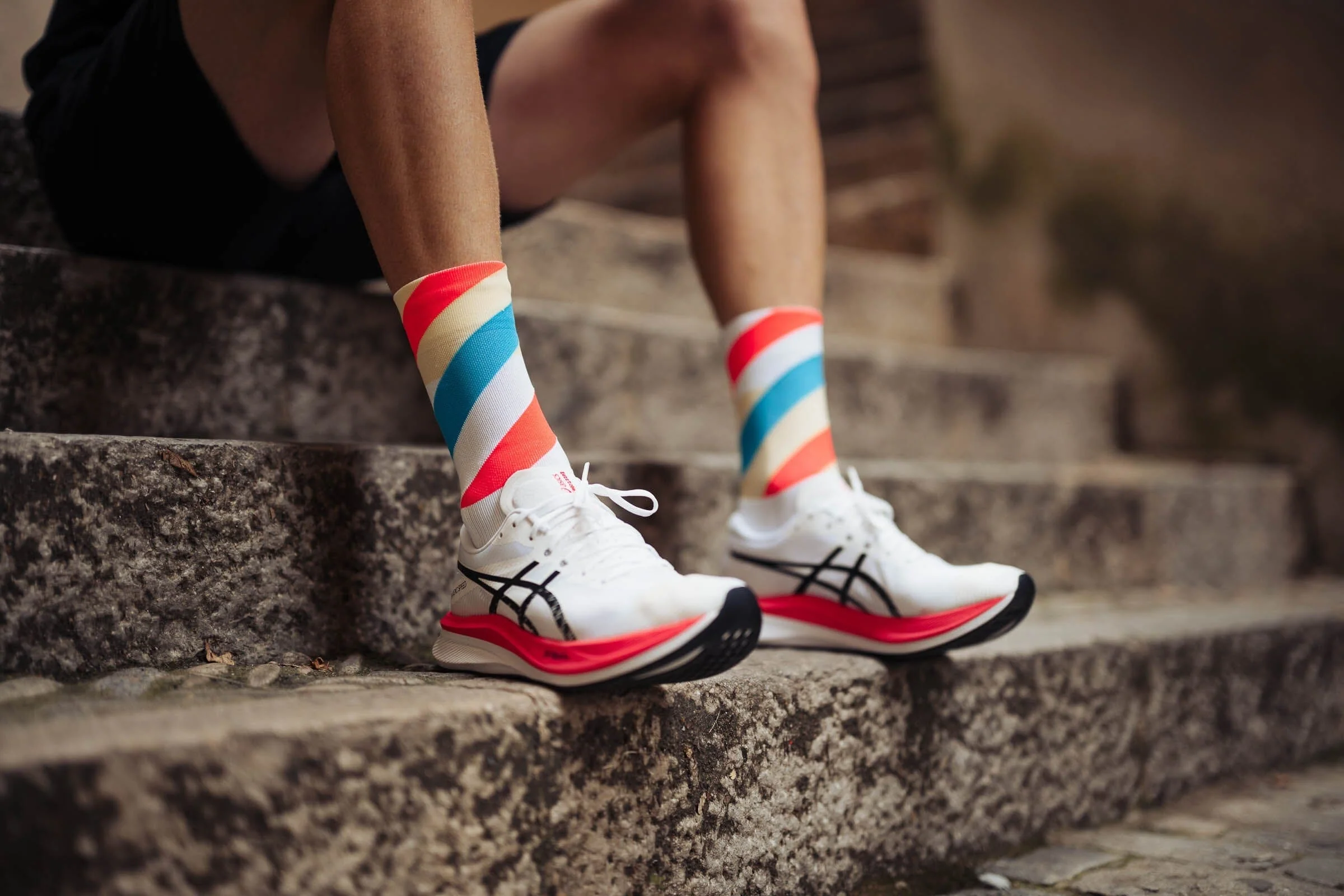 Incylence Running Loops White Blue Inferno Socks - Image 4