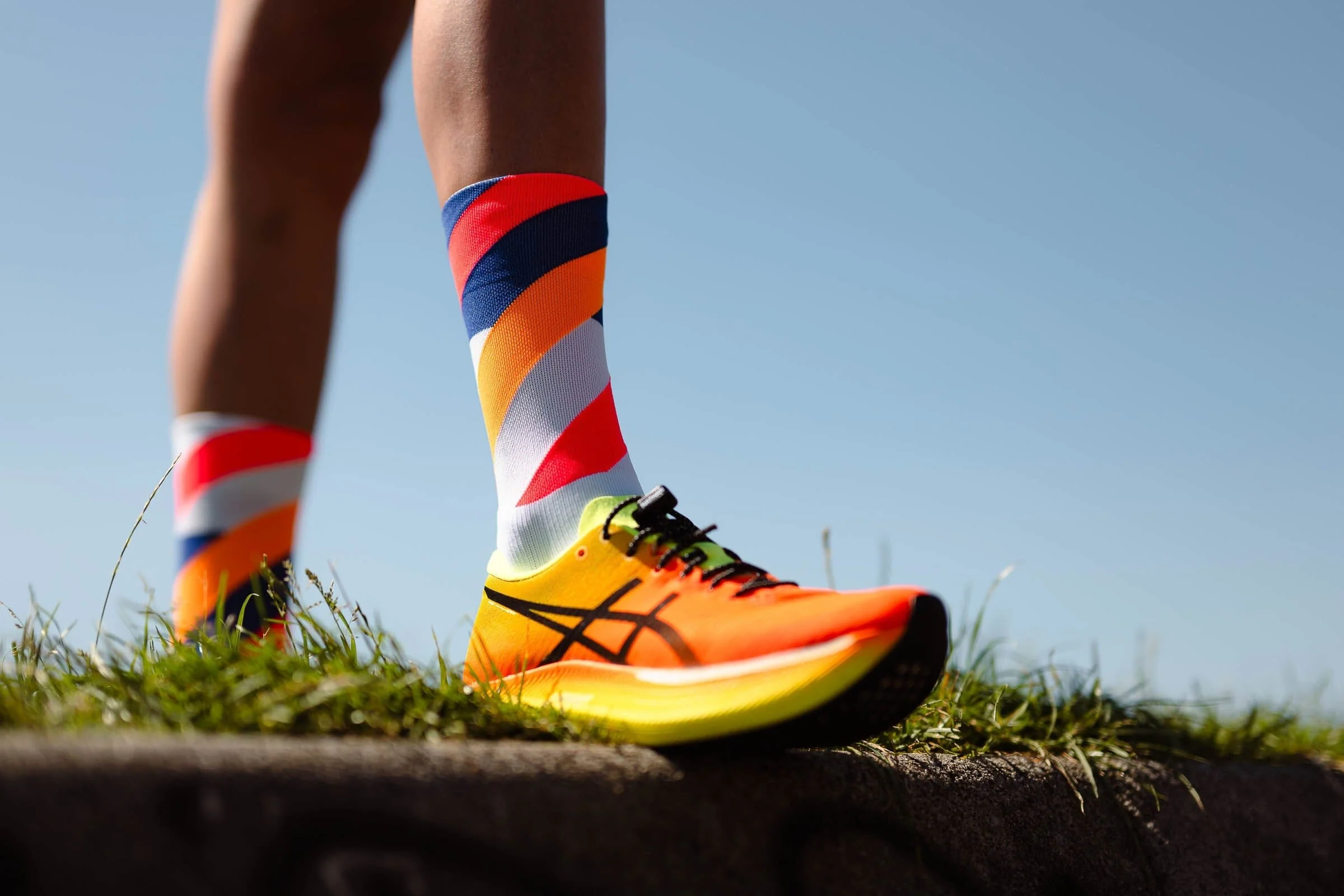 Incylence Running Loops White Orange Inferno Socks - Image 4