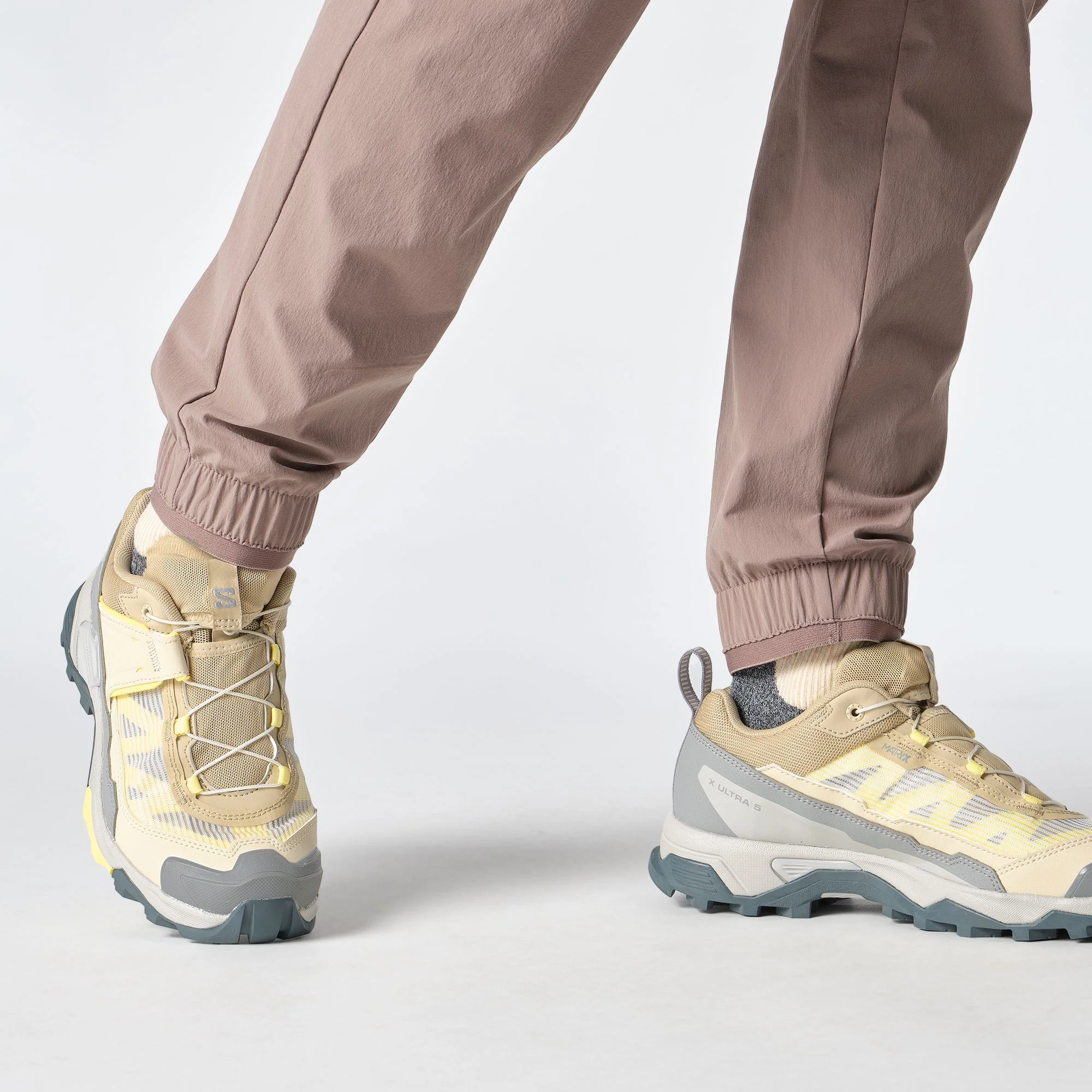 Salomon X Ultra 5 Women's Hiking Shoes - Image 4