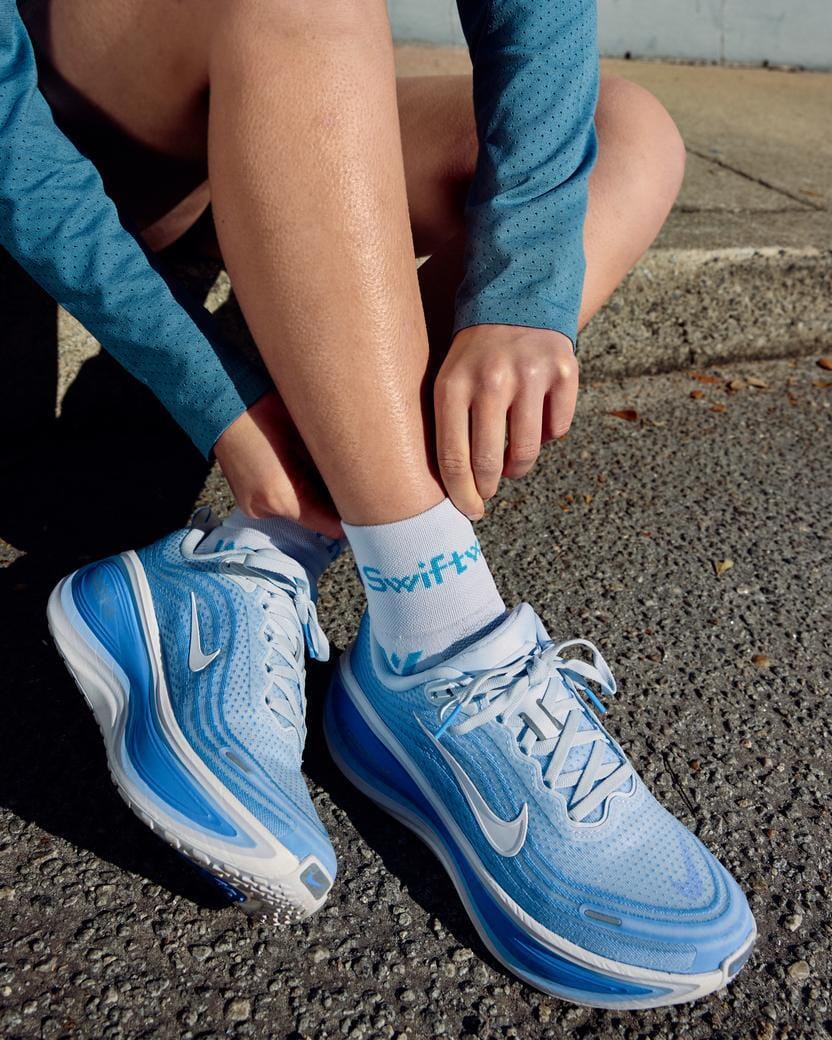 Swiftwick Aspire Quarter Crew Socks - Image 3