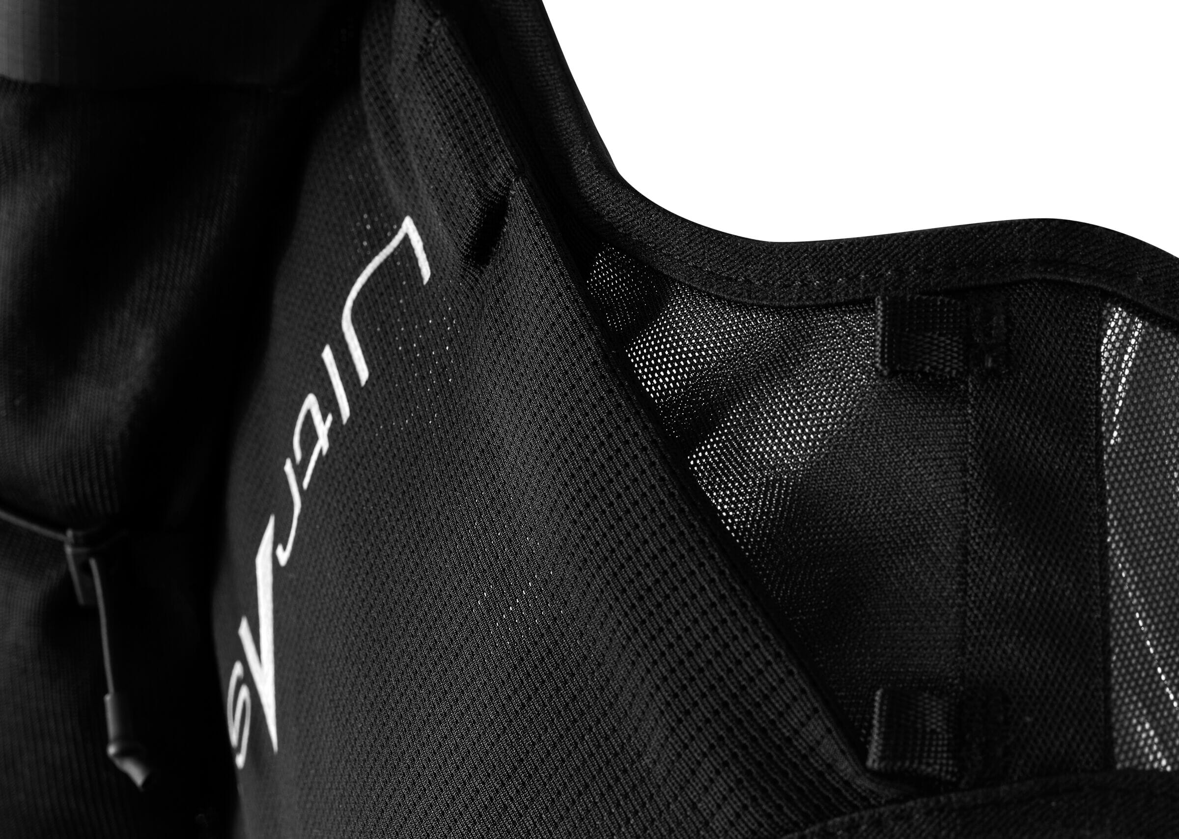 UltrAspire Momentum 3.0 Race Vest - Image 4