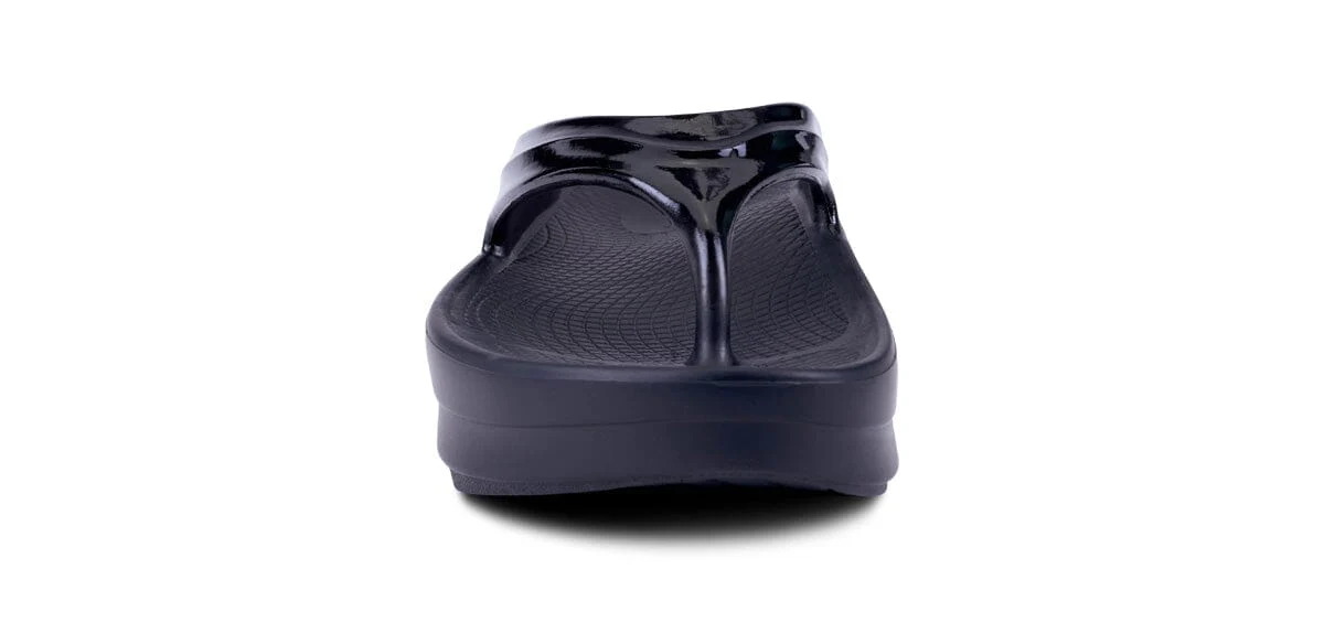OOFOS Women's OOmega OOlala Thong Sandal - Black - Image 6